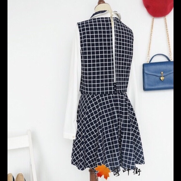 One piece long sleeve plaid dress - Picture 3 of 8